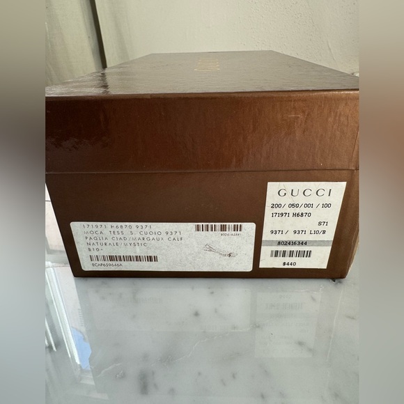 Gucci leather and raffia flats. - Picture 4 of 9